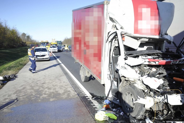 Megrázó képeken az M5-ösön történt kamionbaleset 4 | Vezess Megrázó képeken az M5-ösön történt kamionbaleset 4