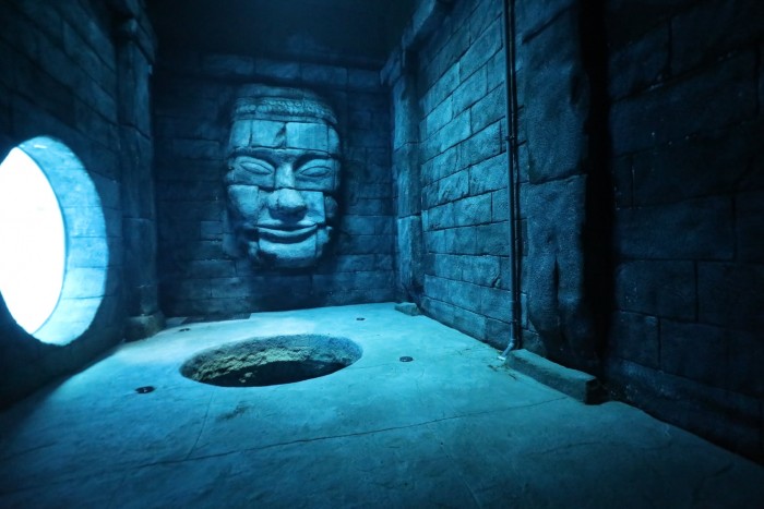 Megépült a világ legmélyebb medencéje 1