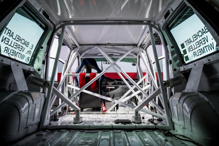 Amikor a Peugeot egy kisbuszt küldött a 24 órás versenyre 6