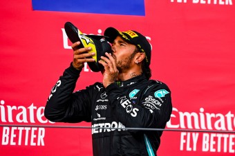 F1: Hamilton sportágat vált 