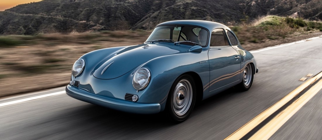 Korhű tuningnak néz ki, de ennél több van a kék 356-os Porsche mögött
