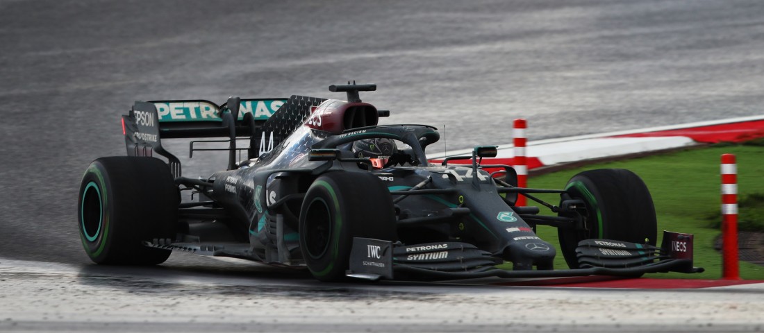 F1: Kaotikus győzelmet aratott és világbajnok lett Hamilton Törökországban