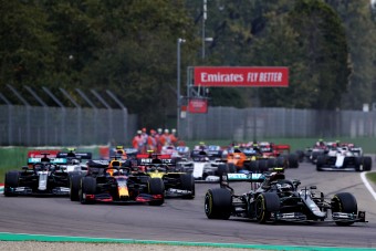 F1: Esőt jósolnak a vasárnapi futamra