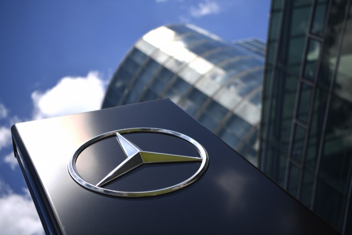 Összezsugorodhat az egyik legnagyobb autókonszern