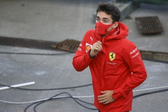 F1: Ezzel is csak Leclerc-nek kedvezett a Ferrari