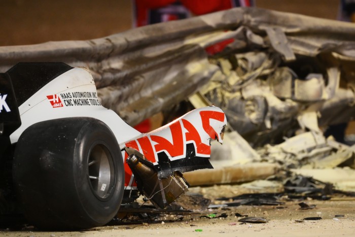 Átalakítják az F1-es autókat a horrorbukás miatt