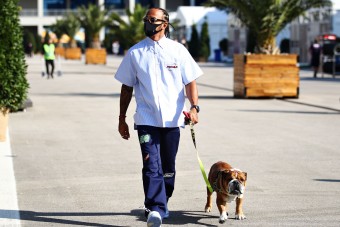 F1: Hamiltonnak új követelései lesznek