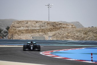 F1: Hamiltonék agyonverték a mezőnyt