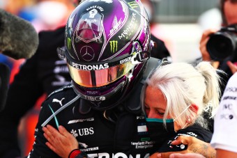 F1: Ennél jobb nem történhetett Hamiltonnal