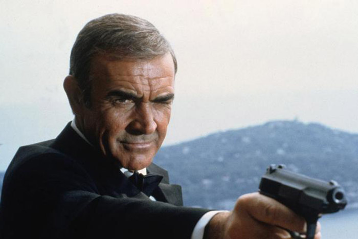 Elárverezik Sean Connery James Bond-pisztolyát