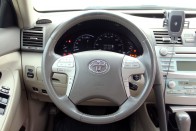 Ez a hibrid Toyota jobb vétel a Priusnál? 114