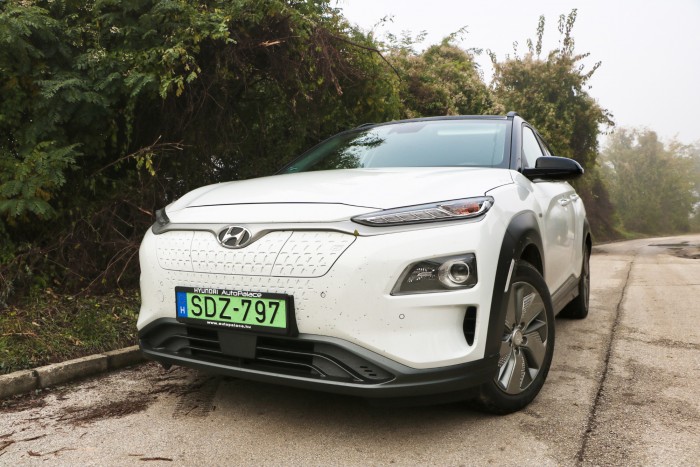 Ezzel a villanyautóval már nem azért állsz meg, mert tölteni kell 13