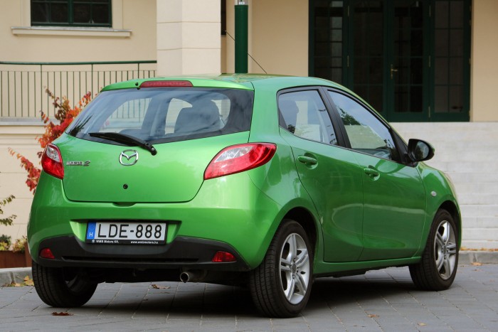 Egy megbízható Mazda, amely nem porlad el használtan 3 Egy megbízható Mazda, amely nem porlad el használtan 3