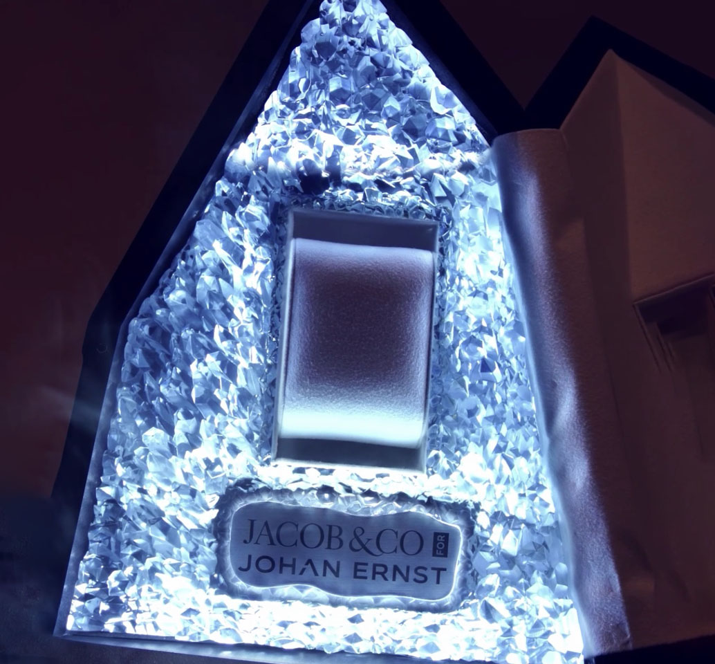 Egy darabka Mount Everest is van a luxusórában 3