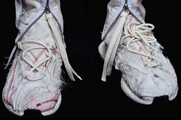 Cipőként születnek újjá a kidobott légzsákok 2 | Vezess Cipőként születnek újjá a kidobott légzsákok 2