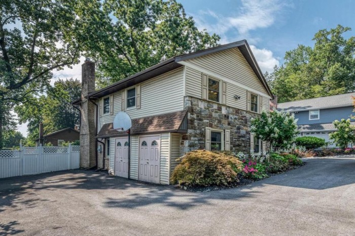 Eladó a kosárpalánk, amire az elhunyt kosaraslegenda dobálgatott 2 | Vezess Eladó a kosárpalánk, amire az elhunyt kosaraslegenda dobálgatott 2