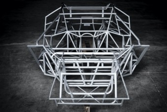 Csőszerelők, lakatosok, Lamborghini-rajongók, ez a csodás műremek hozzátok szól