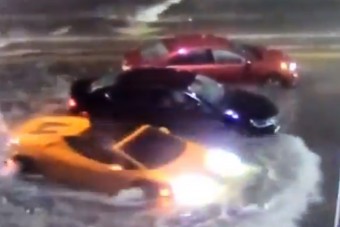 Majdnem tetőig gázolt a vízbe a Lamborghinivel, szerinted mi lett a vége?