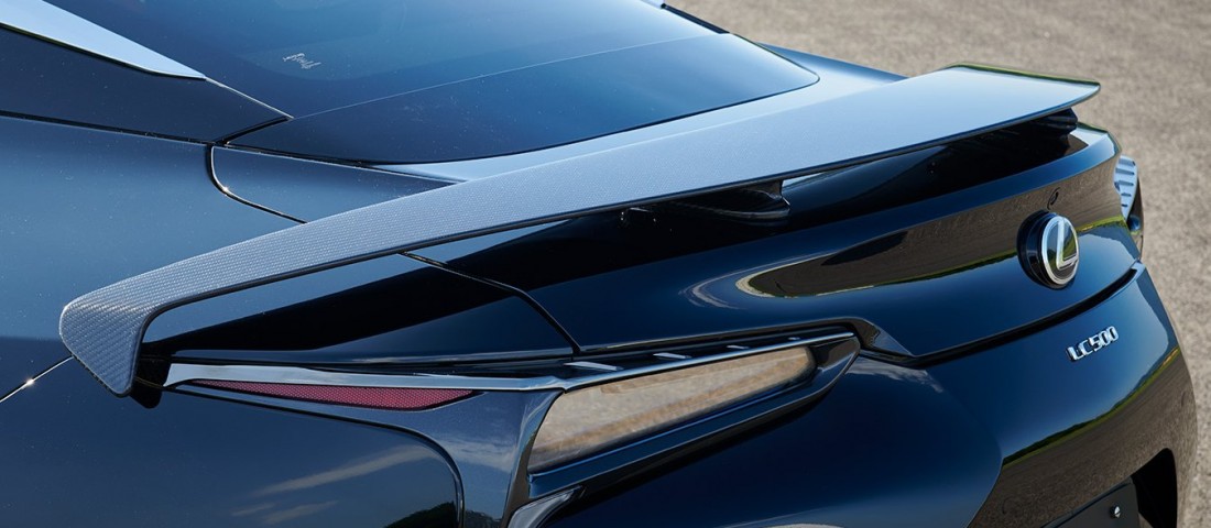 Műrepülő világbajnok tervezte ezt az autót