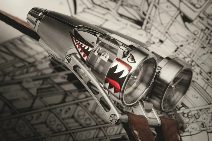 Vadászgép ihlette a formabontó luxusórát