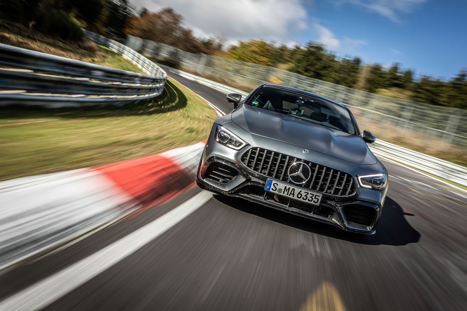 639 lóerős Mercedes a leggyorsabb négyajtós a Nürburgringen 6 639 lóerős Mercedes a leggyorsabb négyajtós a Nürburgringen 6