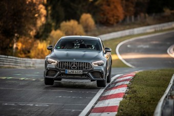 639 lóerős Mercedes a leggyorsabb négyajtós a Nürburgringen