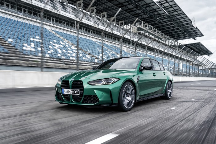 Így lesz egy halom alkatrészből M3-as BMW 1