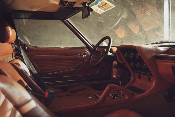 Fal mögé rejtették a ritka Lamborghini Miura SV-t 7