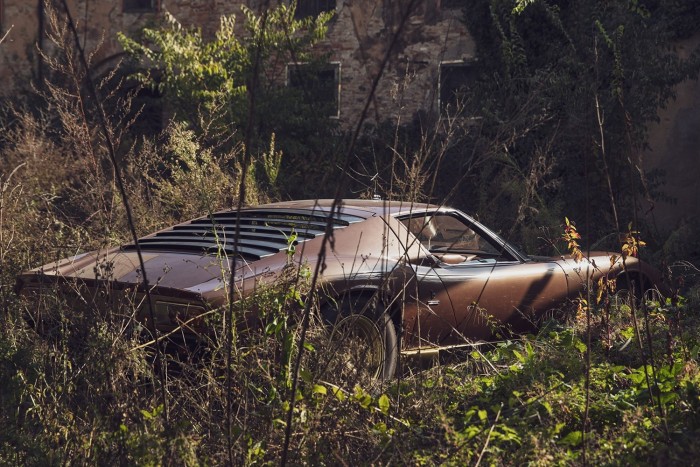 Fal mögé rejtették a ritka Lamborghini Miura SV-t 9