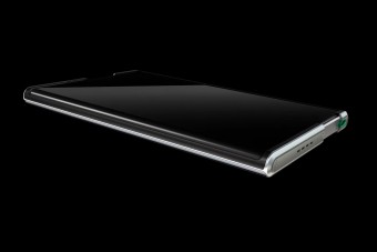 A készülék belsejéből csúszik elő a mobil kijelzője