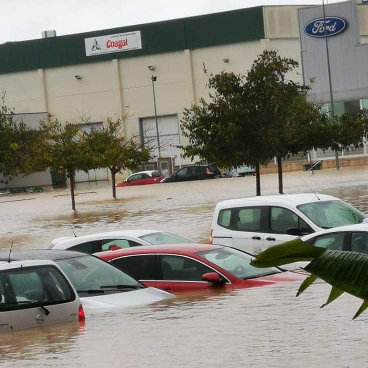 Özönvíz Valenciában, apokalipszist idéző fotók és videók a helyszínről 2