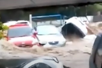 Özönvíz Valenciában, apokalipszist idéző fotók és videók a helyszínről 