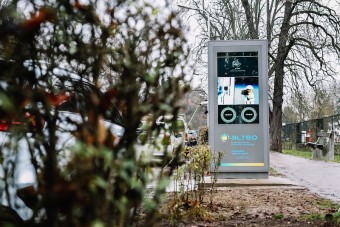 Ilyen villanyautó-töltő még nem volt Magyarországon