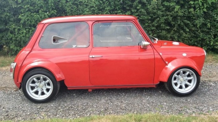 Őrült öreg Mini két motorral, 350 lóerővel 4