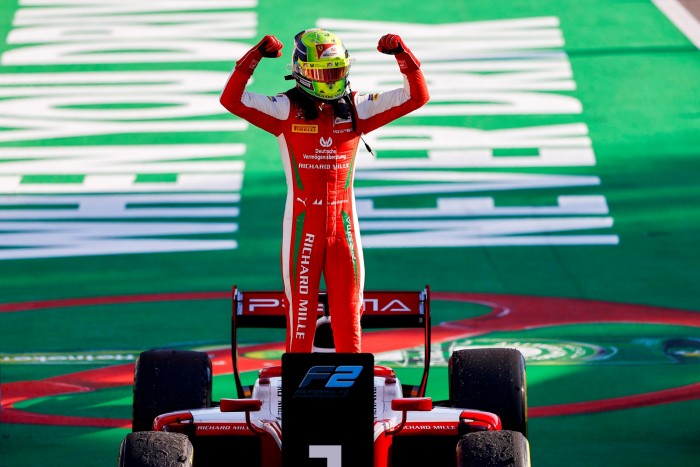 Schumacher a bajnok az F1 előszobájában
