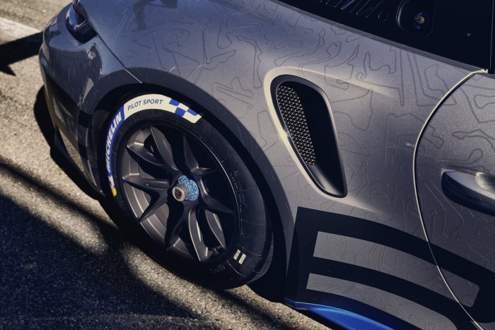 Megújult a Porsche márkakupa-versenyautója 9