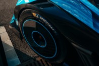 Libabőrös burkolat teszi áramvonalasabbá a Bugatti versenyautóját 37