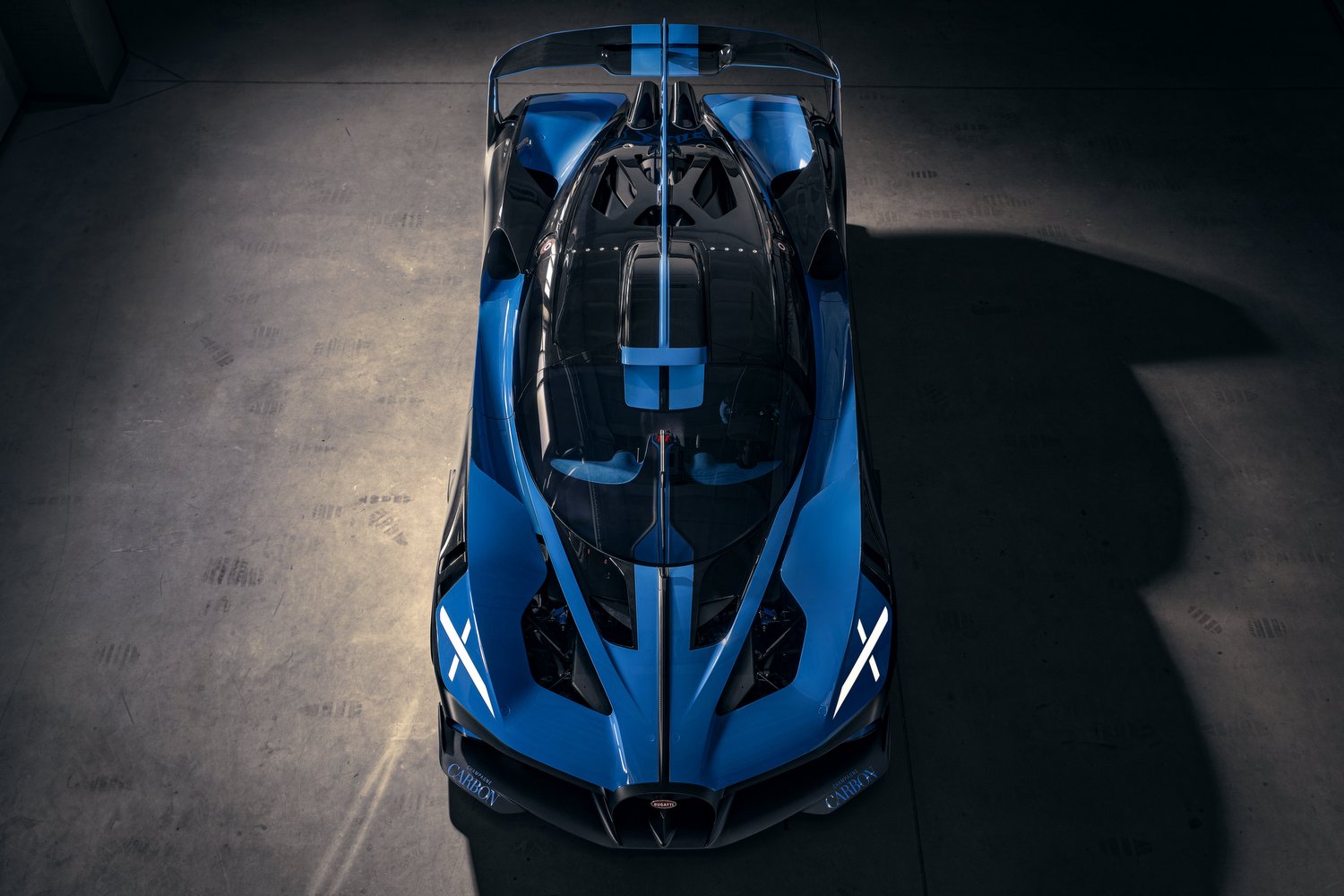 Libabőrös burkolat teszi áramvonalasabbá a Bugatti versenyautóját 13