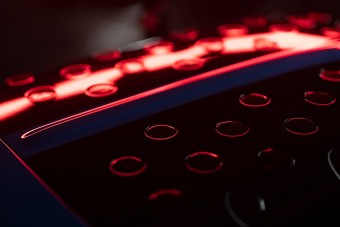 Libabőrös burkolat teszi áramvonalasabbá a Bugatti versenyautóját