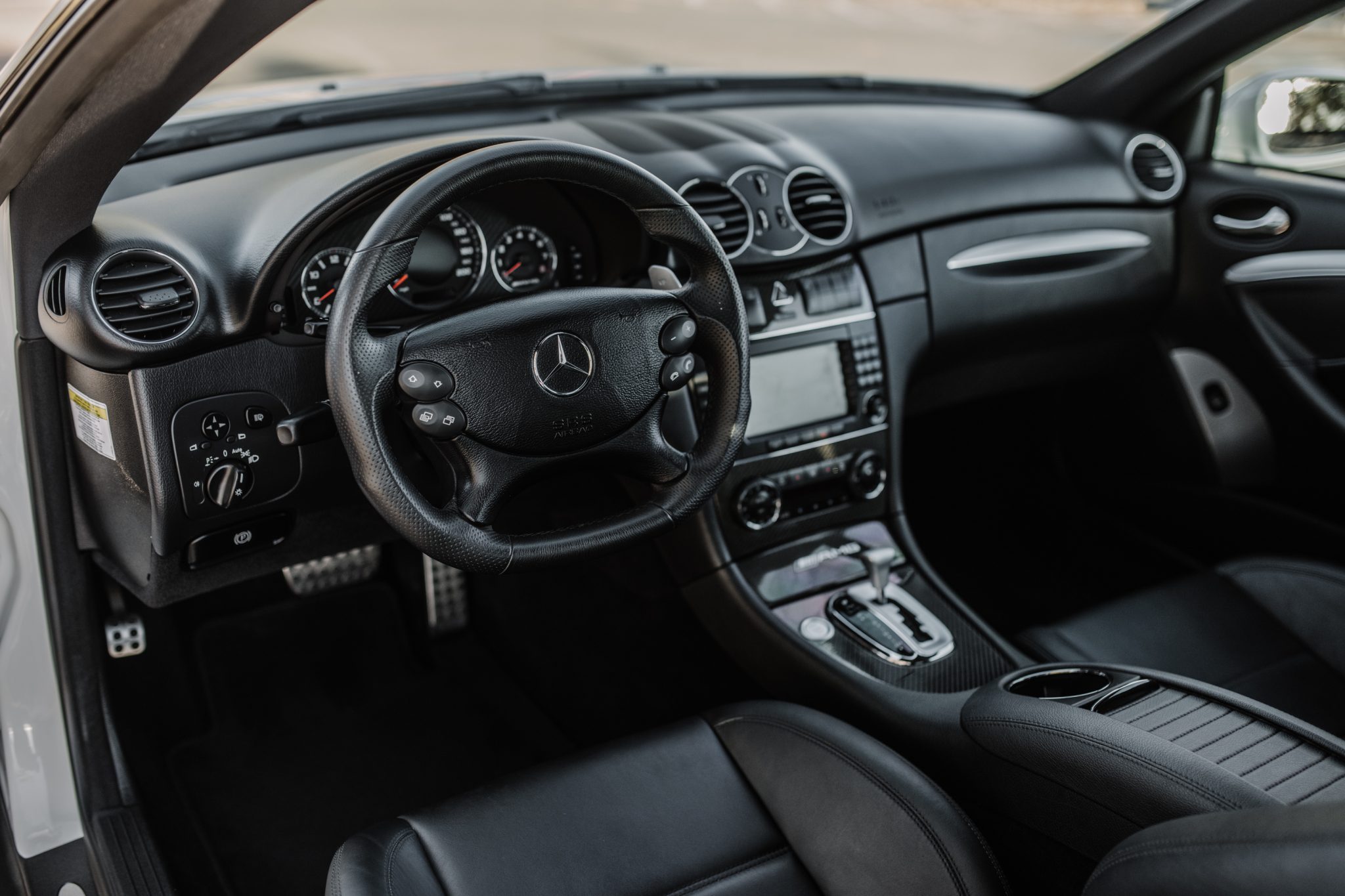 Még ma is közel 30 milliót ér a kétezres évek egyik legerősebb Mercedese 12