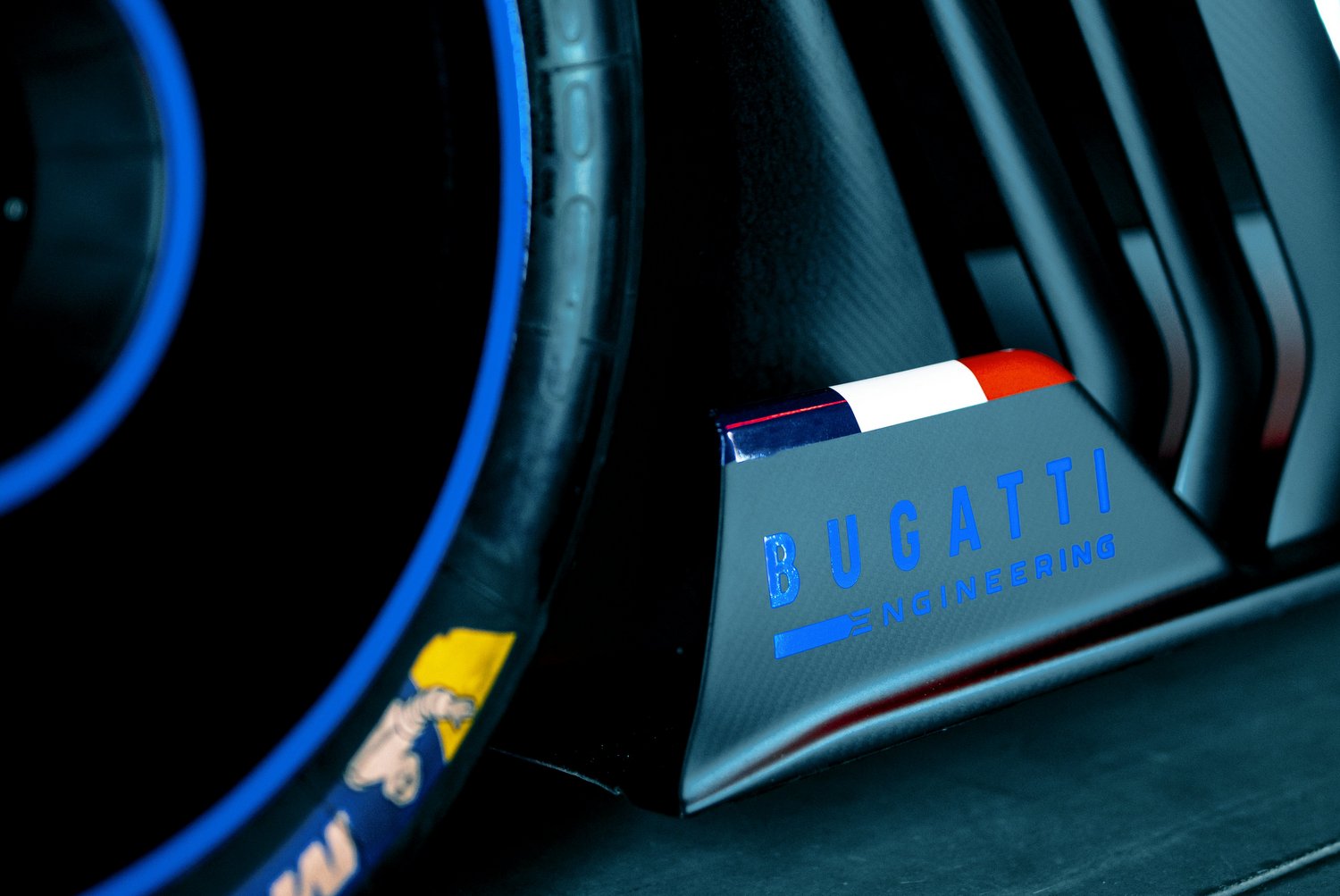 Libabőrös burkolat teszi áramvonalasabbá a Bugatti versenyautóját 9