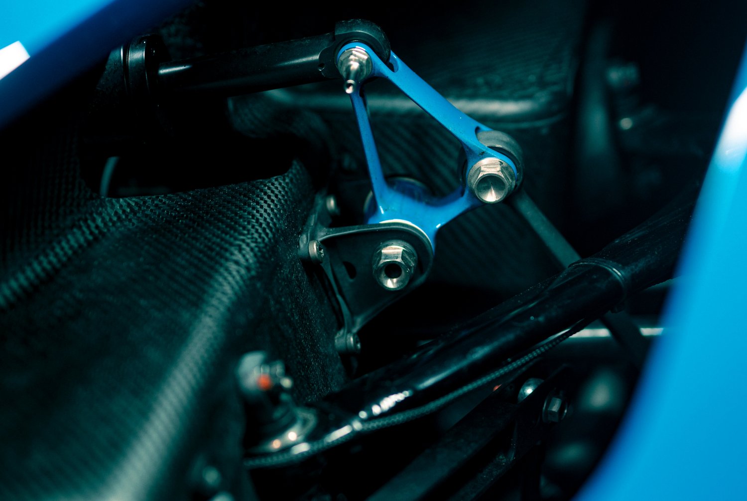 Libabőrös burkolat teszi áramvonalasabbá a Bugatti versenyautóját 7