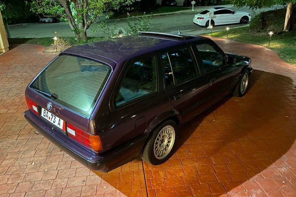Kevés BMW E30-as készült ilyen egyedülálló színben 6