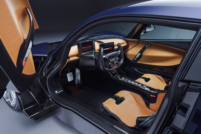 A sorozatgyártás kapujában a világ leggyorsabb autója 11