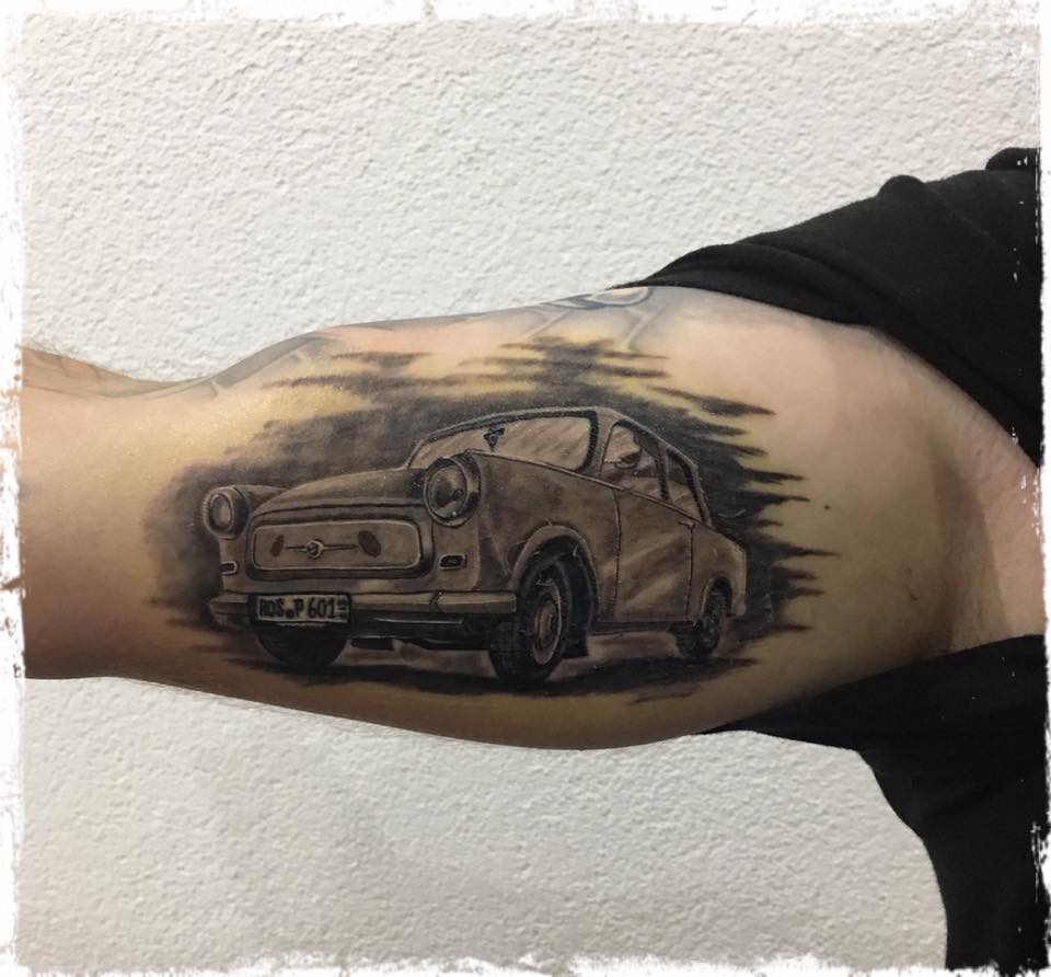 A keményvonalas Trabant-rajongók a bőrükön viselik kedvencüket 4