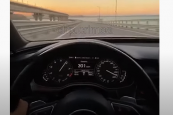 300-zal hajtott egy autós Európa leghosszabb hídján