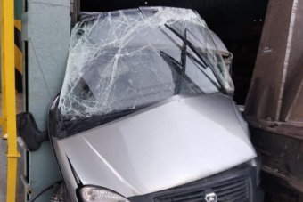 Vonat által vész el, ki sínekre tolat meggondolatlanul