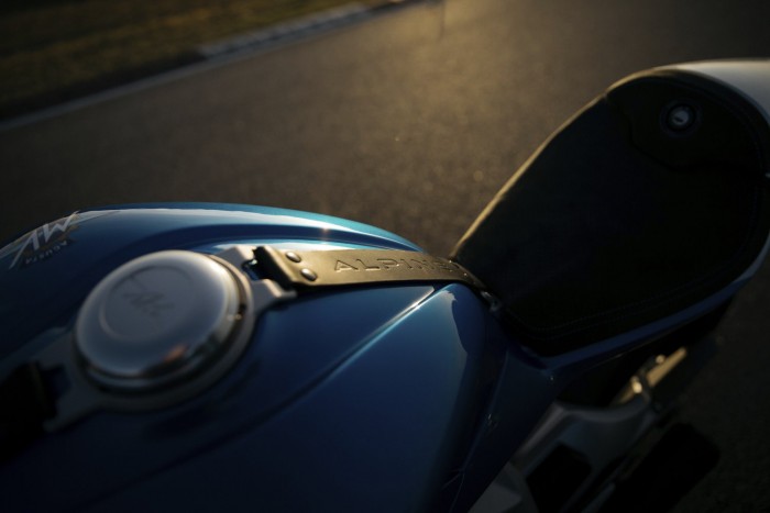 Retro sportmotort ihletett a retro sportautó 7