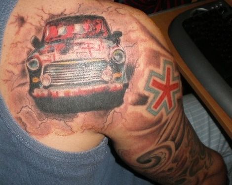 A keményvonalas Trabant-rajongók a bőrükön viselik kedvencüket 7