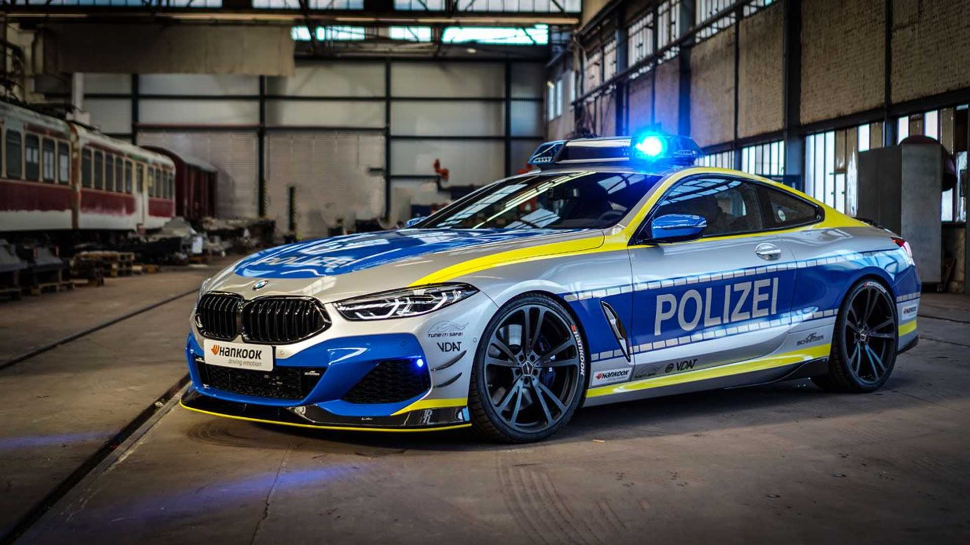 Rendőrruhát kapott a BMW legmenőbb kupéja 6
